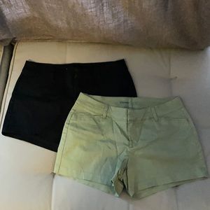 2/$12 Old Navy Size 4 khaki shorts